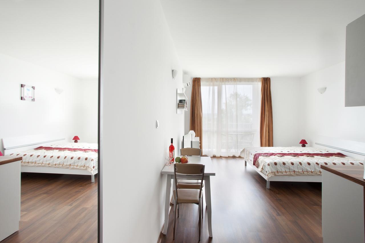 Vilmar Aparthotel Pomorie Exterior foto